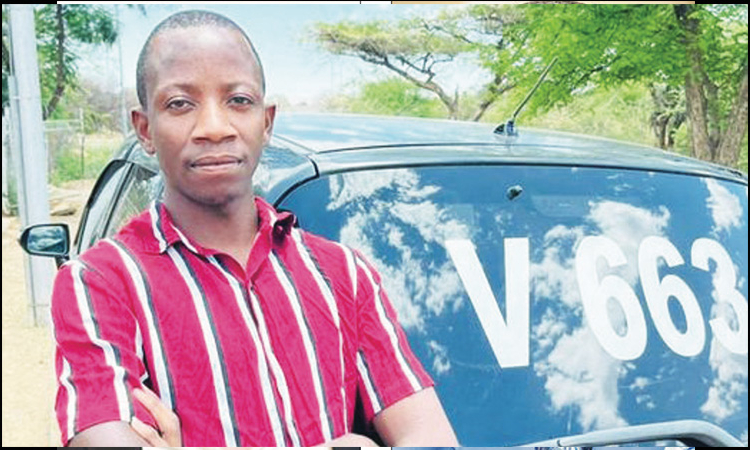 Driver returns N$8 000 forgotten in taxi - The Namibian