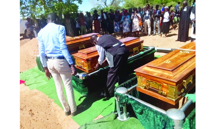 Lightning victims mourned by hundreds - The Namibian