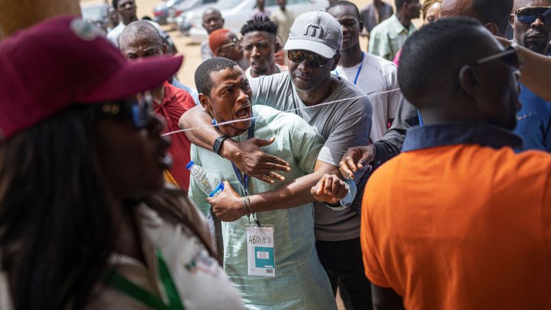 Widespread voting delays hinder tense Nigerian election as millions go to the polls | CNN