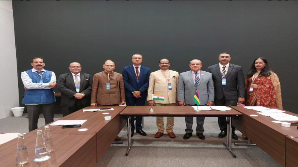 [VIDÉO] Inde - Maurice : rencontre bilatérale entre les présidents des parlements