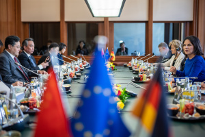 EU looks for united voice on China