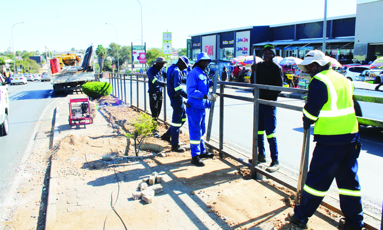 PEDESTRIAN FENCE ... - The Namibian