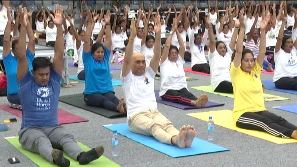 [VIDÉO] États-Unis : La séance de yoga dirigée par Narendra Modi à l'ONU fait son entrée au Guinness des Records