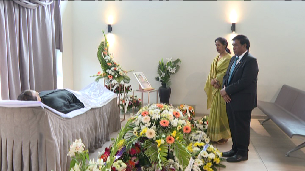 [VIDÉO] Prithvirajsing Roopun lors des obsèques de Sir Bhinod Bacha