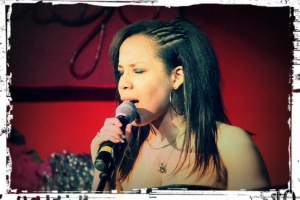 Franco-Seychellois singer Vanessa Anacoura releases 2 singles